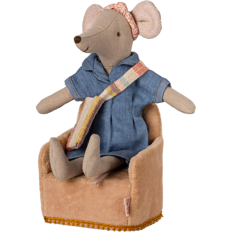 Styled perfectly, this Maileg Mouse Folding Chair in Powder is a must-have Maileg dollhouse accent for tiny adventures.