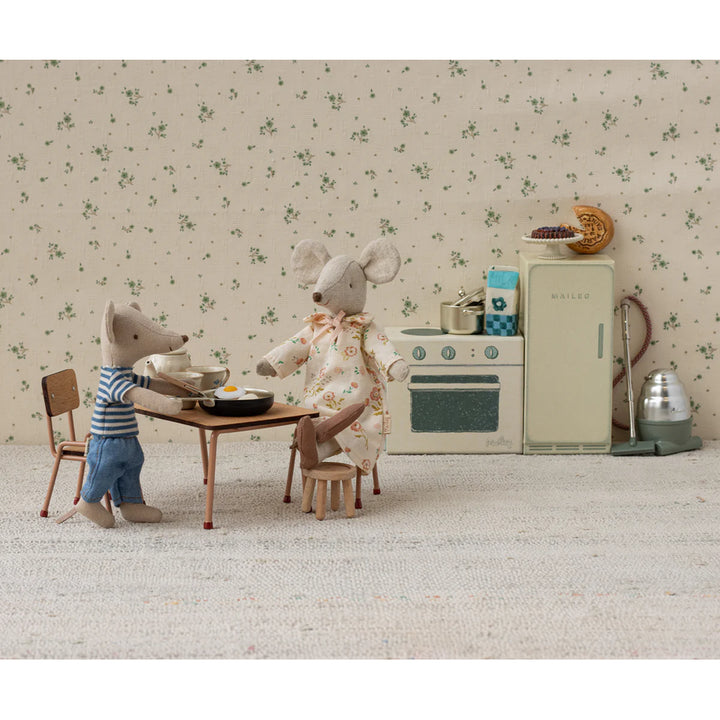 Maileg Kitchen Set, great addition to Maileg mouse collection