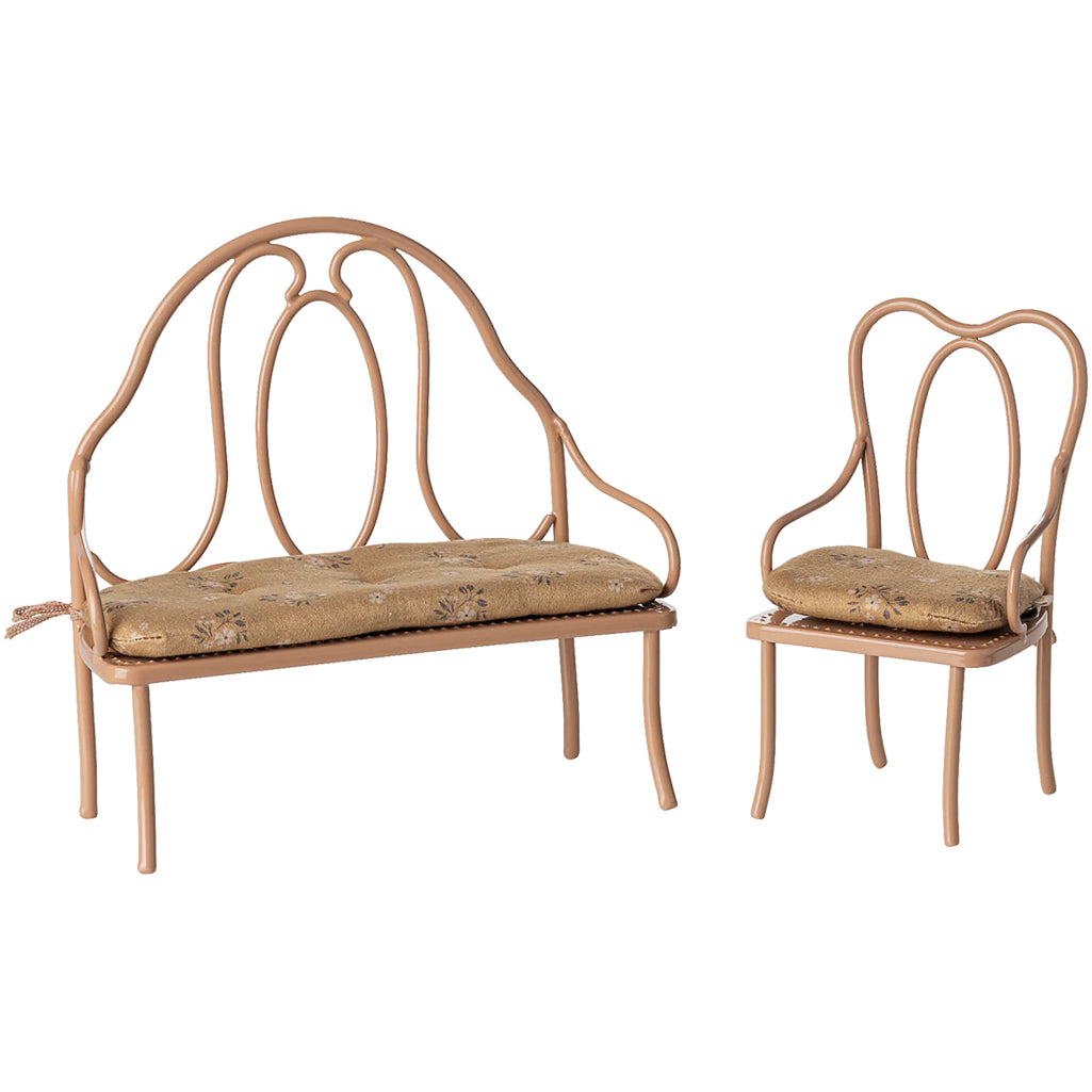 Add playful charm to Maileg mice setups with the Miniature Vintage Chair.