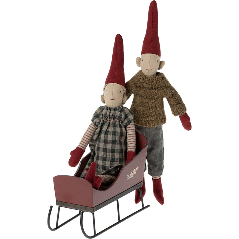 Maileg Miniature Sleigh, a cozy addition to dollhouse furniture and miniature interiors.