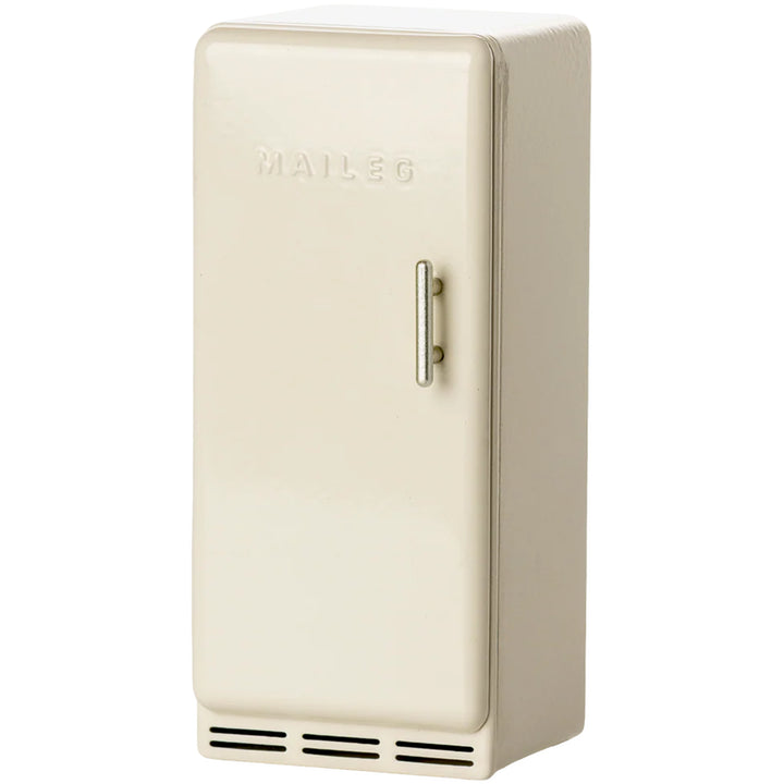 Tiny kitchens come alive with the Maileg Mouse Fridge, perfect for Maileg mouse play.