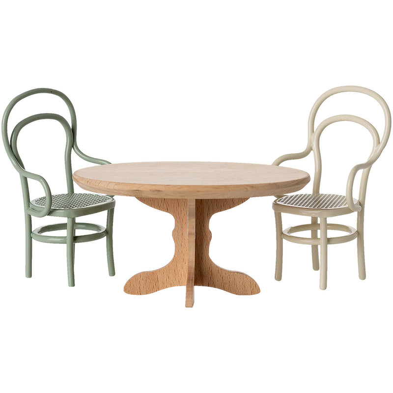 A detailed Maileg Mouse Oval Dining Table ideal for Maileg mice scenes and miniature dining spaces.