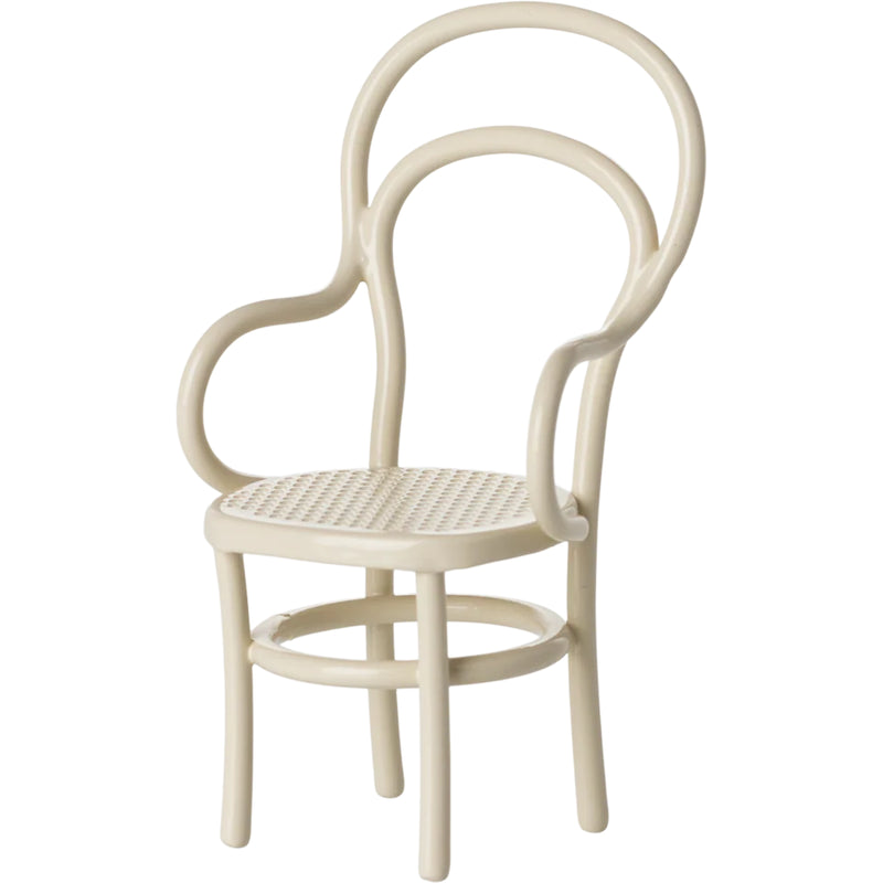 Tiny rooms feel cozy with the Maileg Mouse Vintage Chair, perfect for Maileg mouse setups.