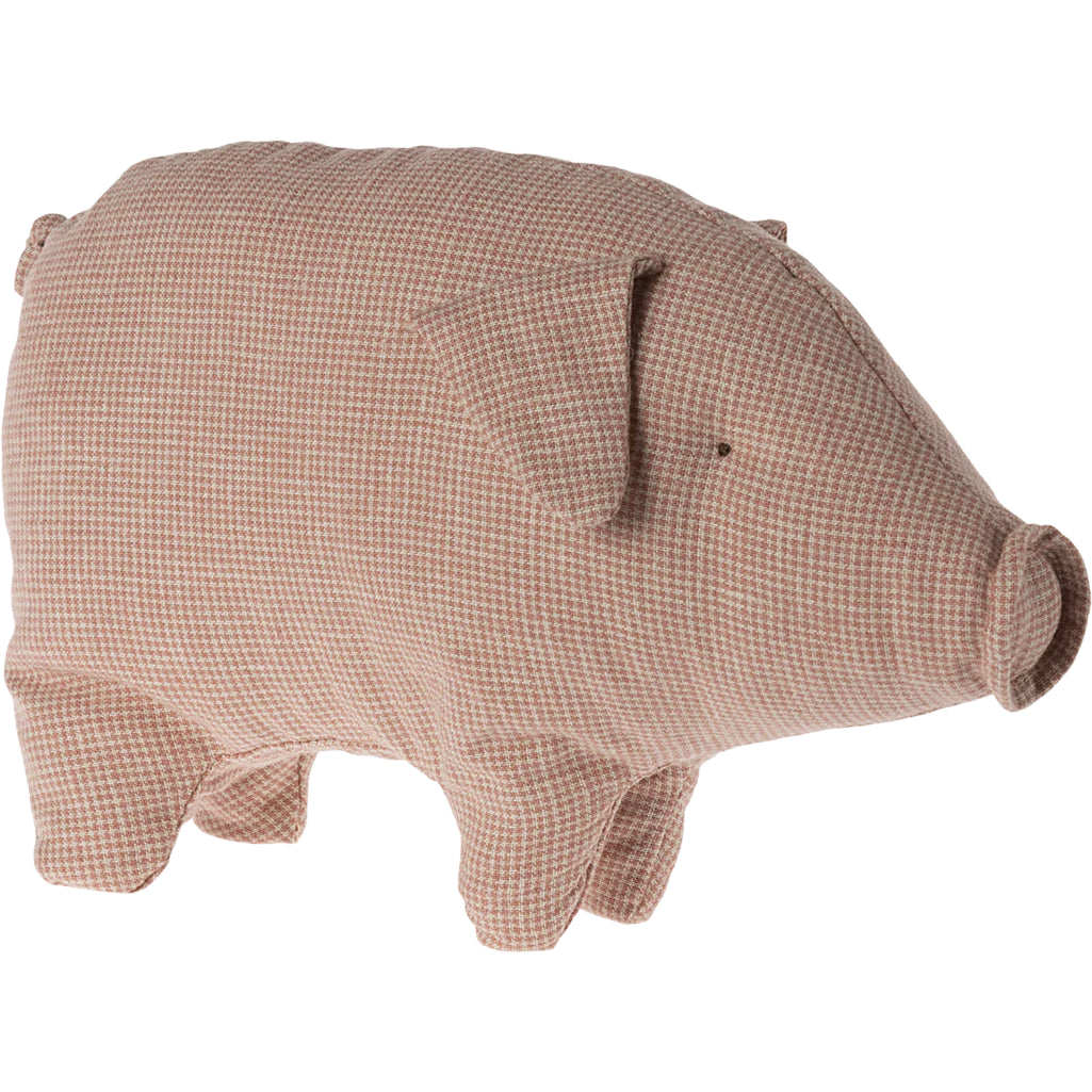 Maileg Polly Pork appears in a soft, playful design, perfect for anyone who loves stuffed animals.