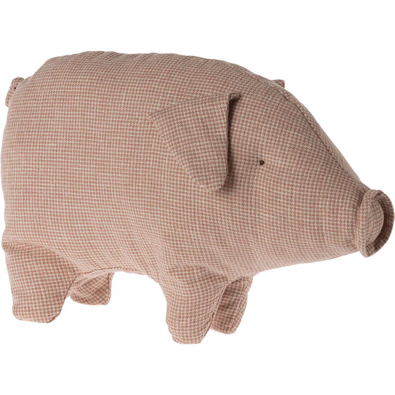 Maileg Polly Pork appears in a soft, playful design, perfect for anyone who loves stuffed animals.