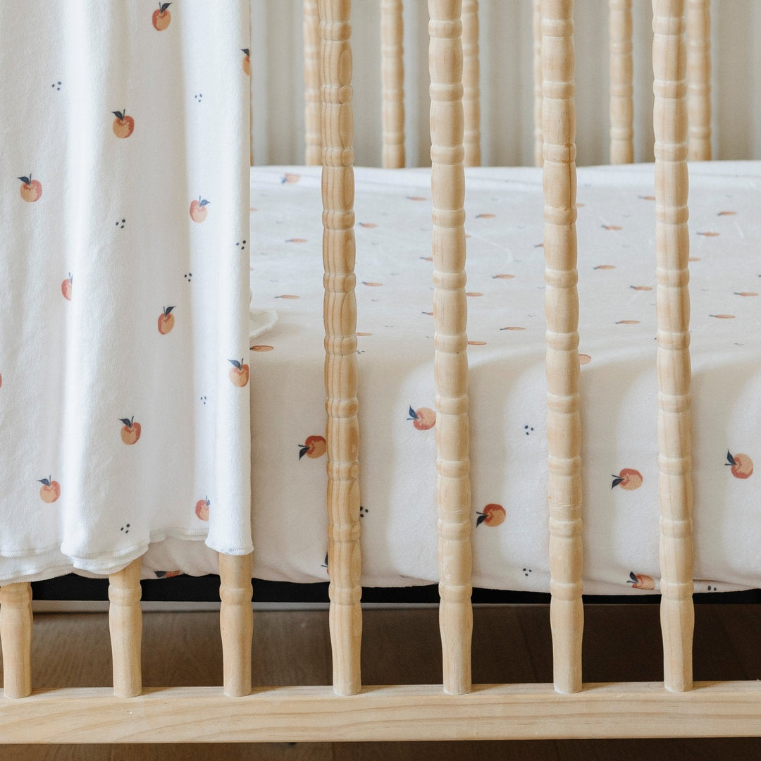 Apple Saranoni Minky Stretch Luxe Crib Sheets offer the best crib sheets for newborns and infants.