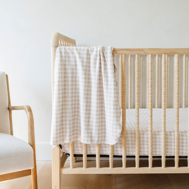 Designed for comfort, Gingham Saranoni Minky Stretch Luxe Crib Sheets are fitted sheets for baby crib that last.