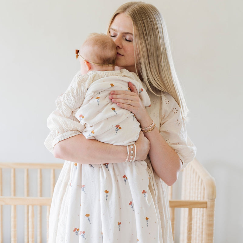 The Saranoni Minky Stretch Luxe Swaddle/Blanket in Floral adds plush stretch, making it a standout in baby blankets.