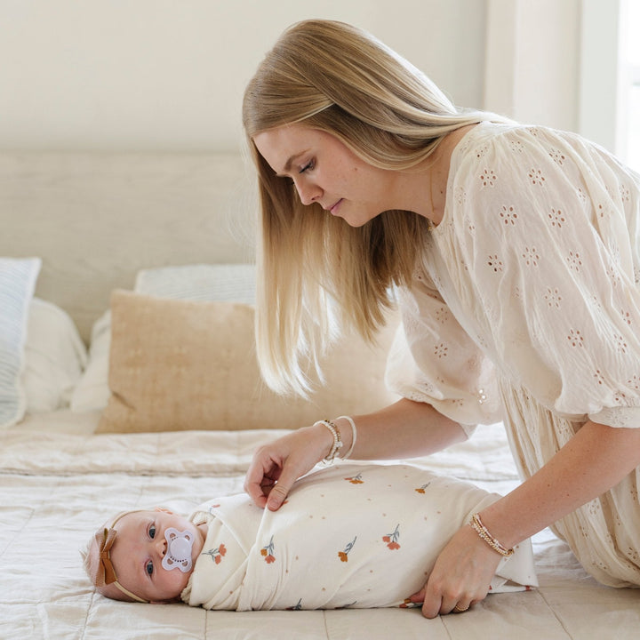 Saranoni Minky Stretch Luxe Swaddle/Blanket in Floral brings cloud-level softness and works great as a toddler blanket.