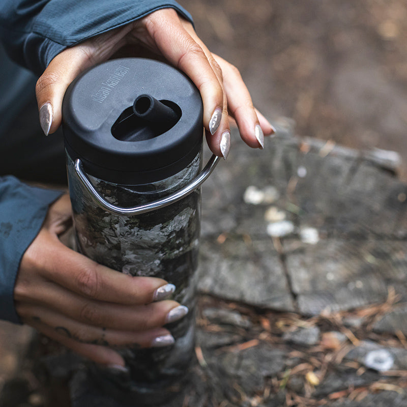 Detail of Mossy Oak TerraGila Klean Kanteen 12oz TKWide Twist Cap, built from natural materials and easy to carry.