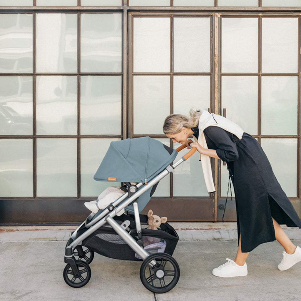 UPPAbaby Vista V3 in Callum Lifestyle