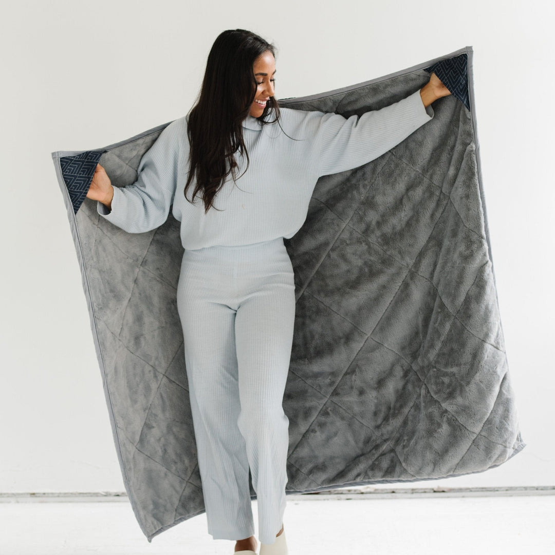 Saranoni Outdoor Blanket in Summit keeps little ones warm, a must-have soft baby blankets choice.