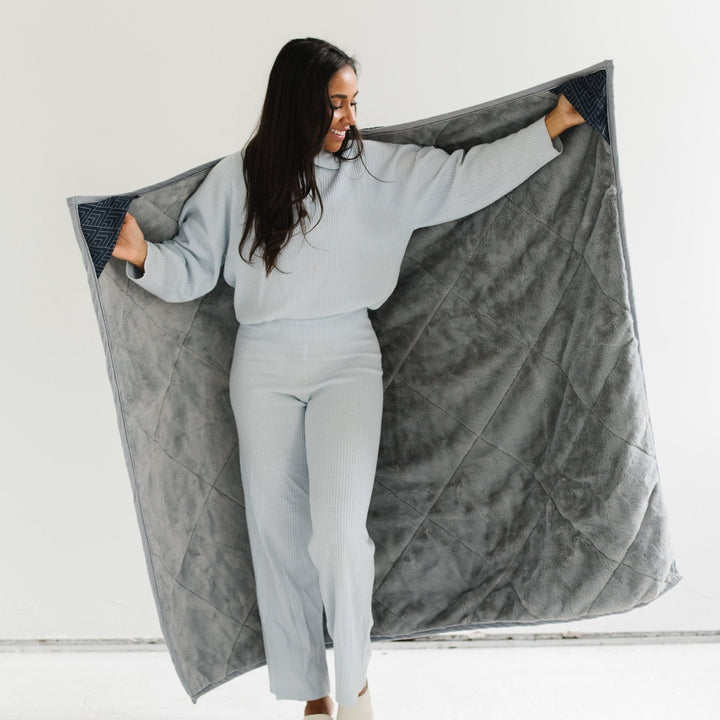 Saranoni Outdoor Blanket in Summit keeps little ones warm, a must-have soft baby blankets choice.