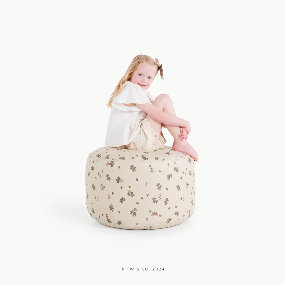 Gathre circular peter rabbit patterned kids pouf