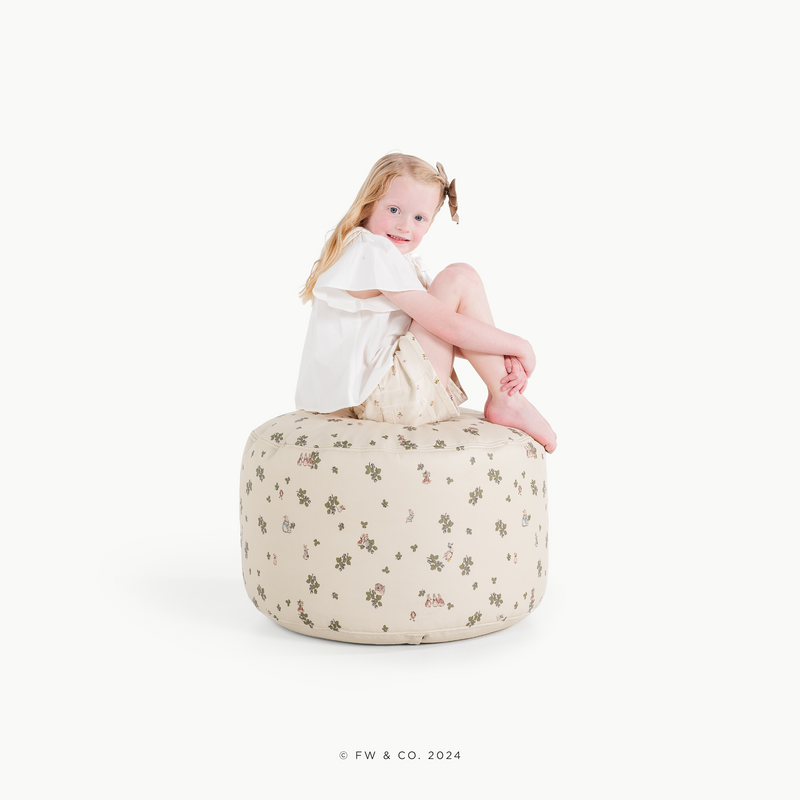 Gathre circular peter rabbit patterned kids pouf