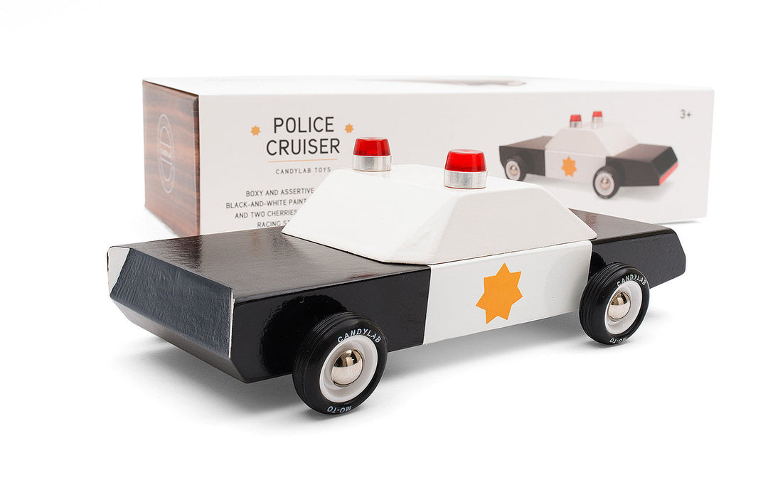 Captured from a dynamic front view, the Plantoys Police Cruiser offers a bold look perfect for toy cars fans.