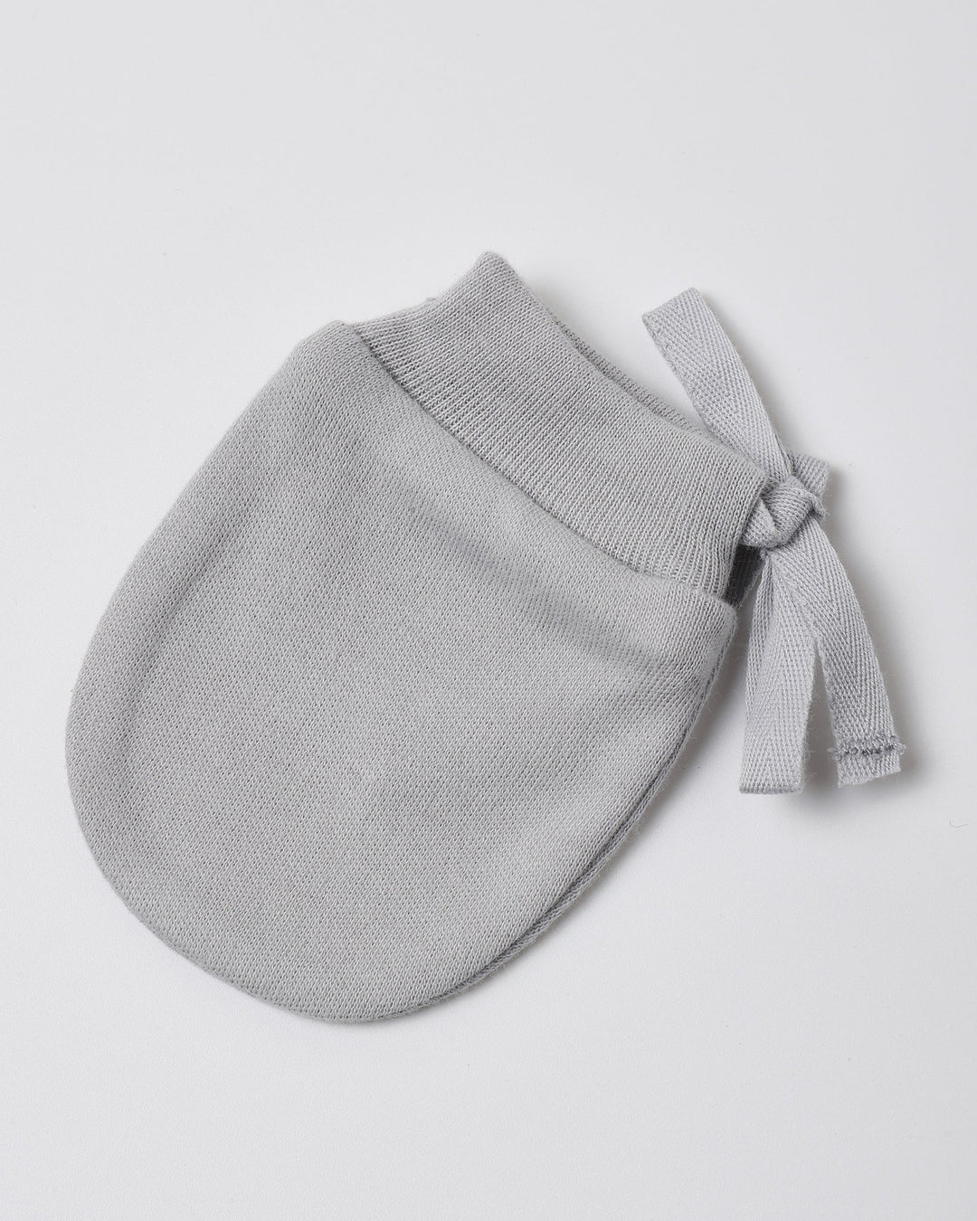 Detail of organic cotton newborn mittens with wrist ties, Quincy Mae Cloud Stripe, Cloud