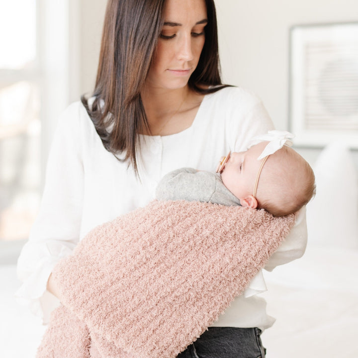 A cozy layering essential, the Cameo Saranoni Ribbed BAMBONI¨ Receiving Blankets are perfect baby girl blankets.