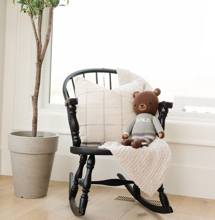 A soothing staple, Moonbeam Saranoni Ribbed BAMBONI¨ Receiving Blankets bring cozy luxury in baby blankets form.