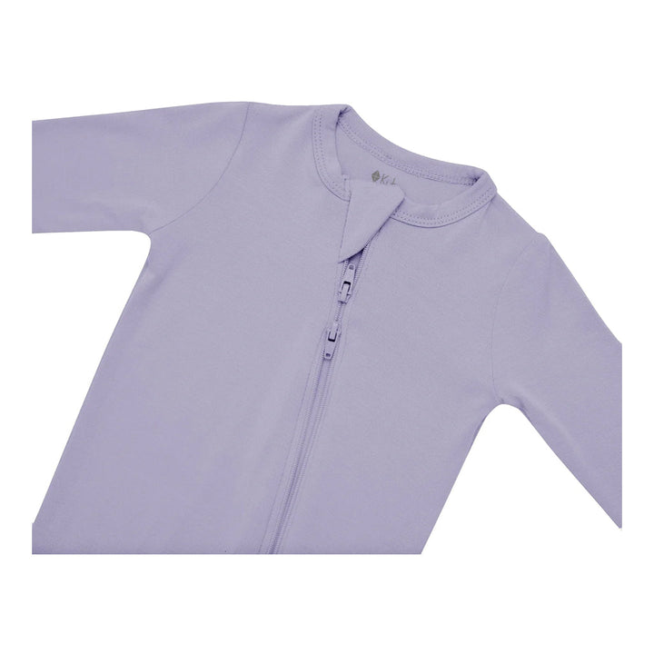 Wrapped in breathable fabric, the Taro Kyte Baby Footie offers gentle baby pajamas perfect for sleep.