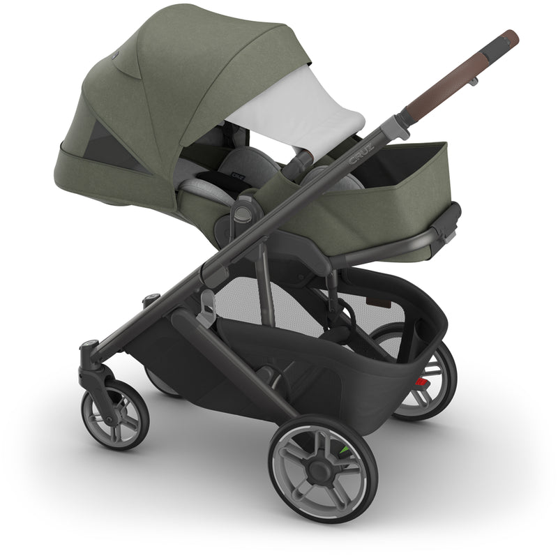 Reclined seat of Uppababy v3 stroller cruz Evelyn, infant stroller with smooth suspension and comfortable ride