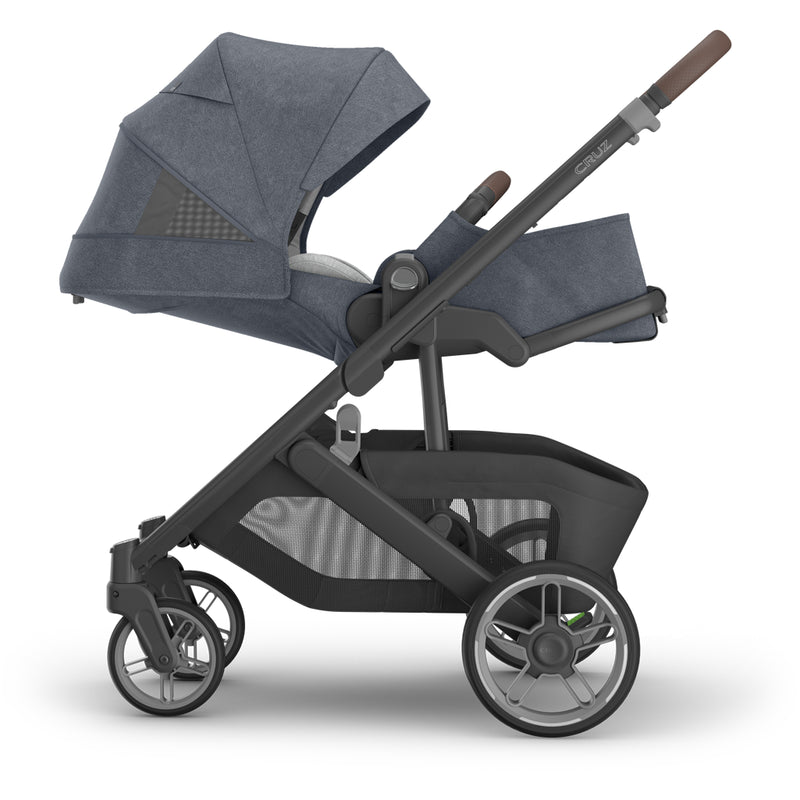 Front view of Uppababy v3 stroller cruz Julian, lightweight stroller with modular design for newborn comfort