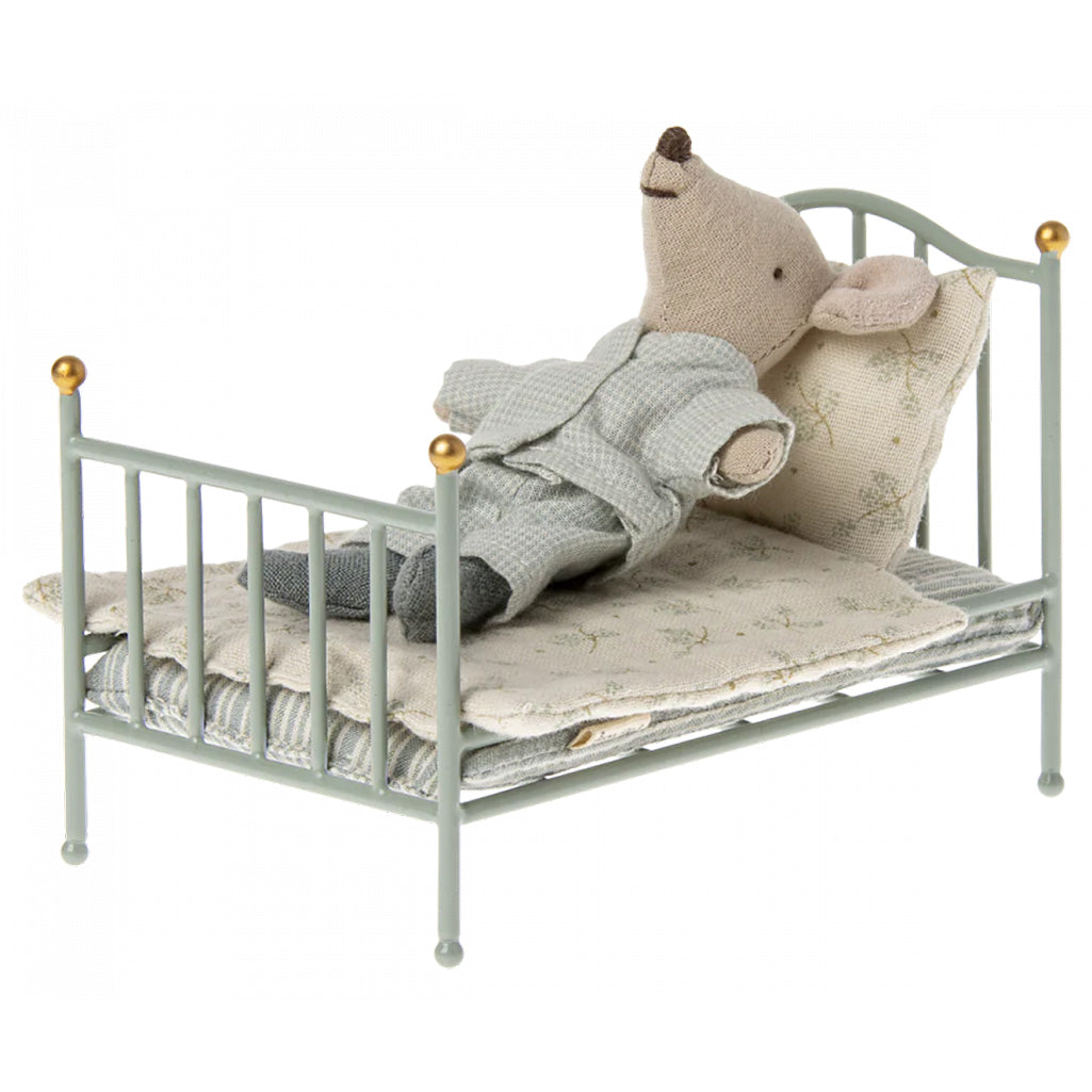 maileg mouse vintage bed