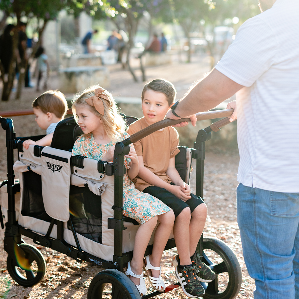 Keenz Vyoo Stroller Wagon with four seats in Gray