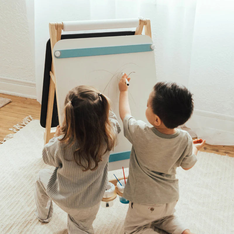 baby wonder and wise art easel with white board and paper roll 