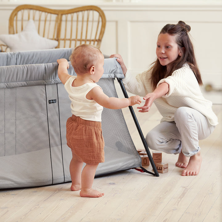 BabyBjorn Travel Baby Cribs Light
