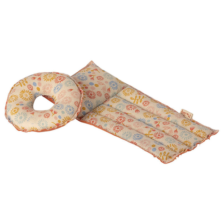 Flower circle floatie on air mattress for Maileg mice