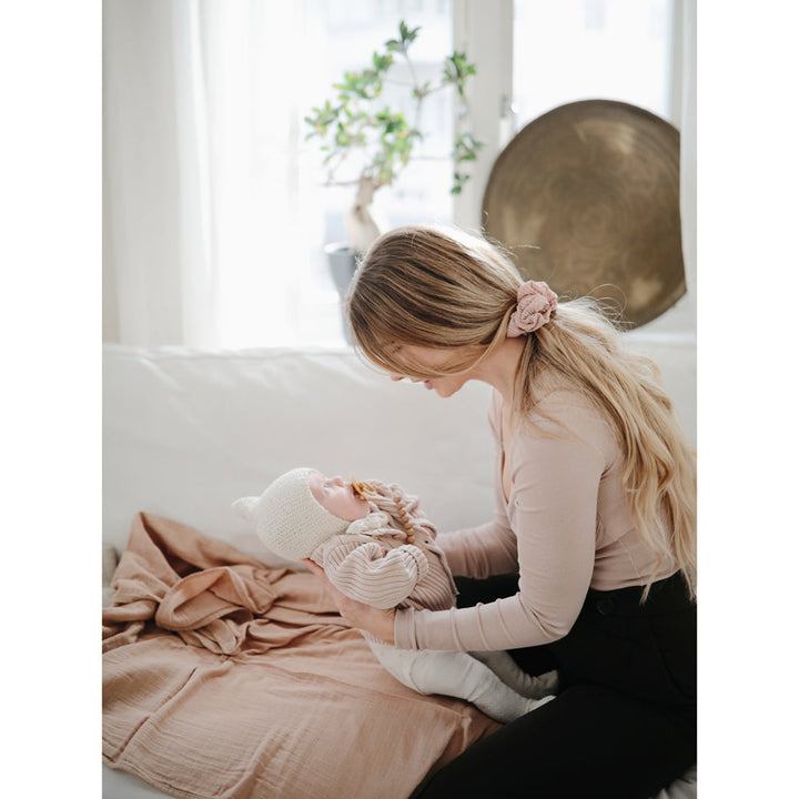 best swaddling blankets for newborns from Mushie 