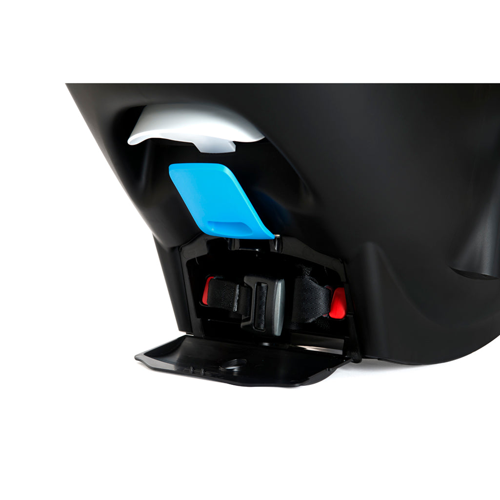Clek Liingo baby car seat in black