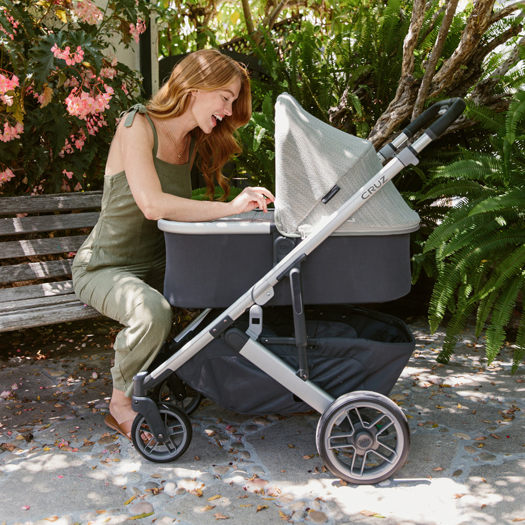 Uppababy Stroller CRUZ V2 with V2 baby Bassinet Travel System