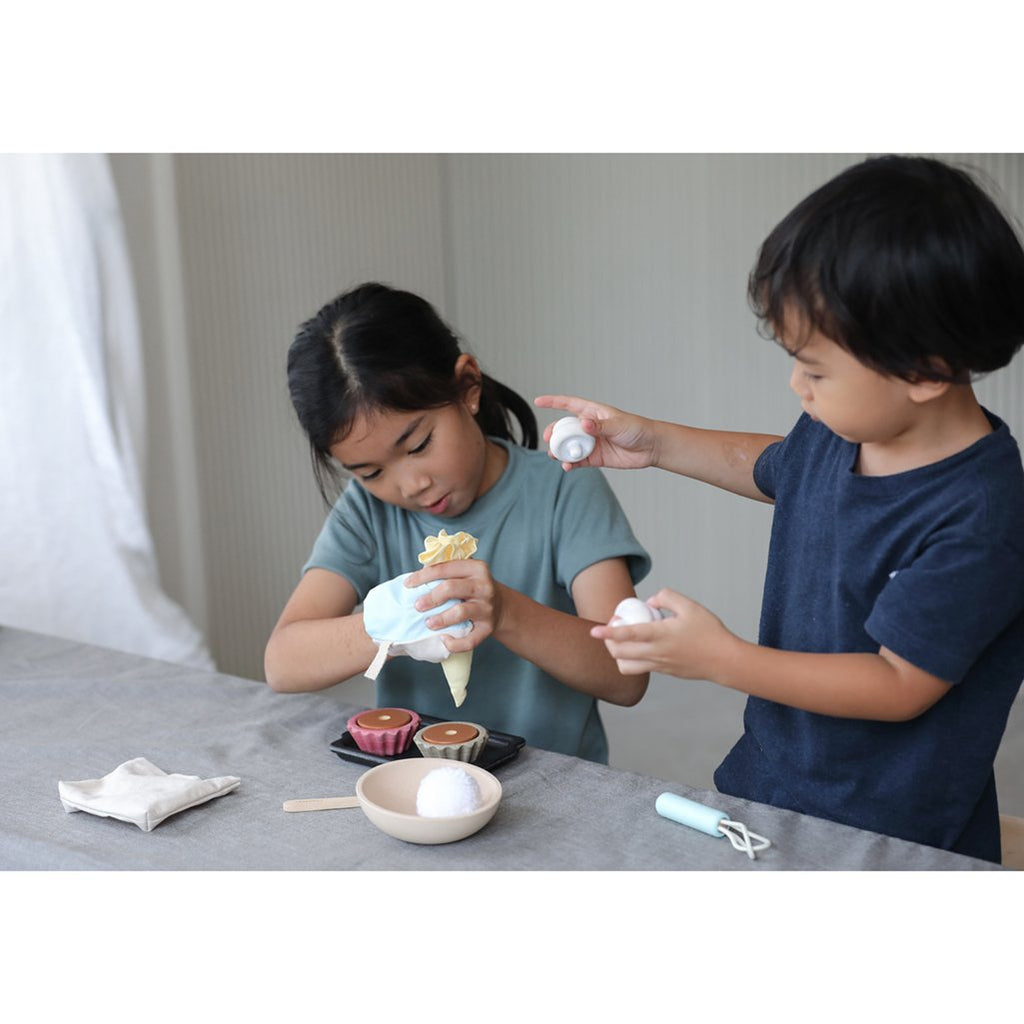 lifestyle_5, Plan Toys Cupcake Set Children's Pretend Play Kitchen Food Toy