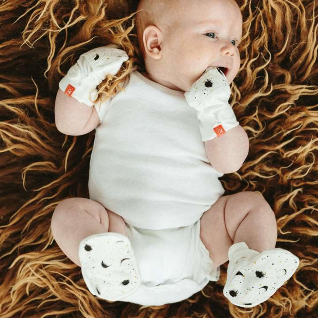 Goumi Many Moons booties for babies