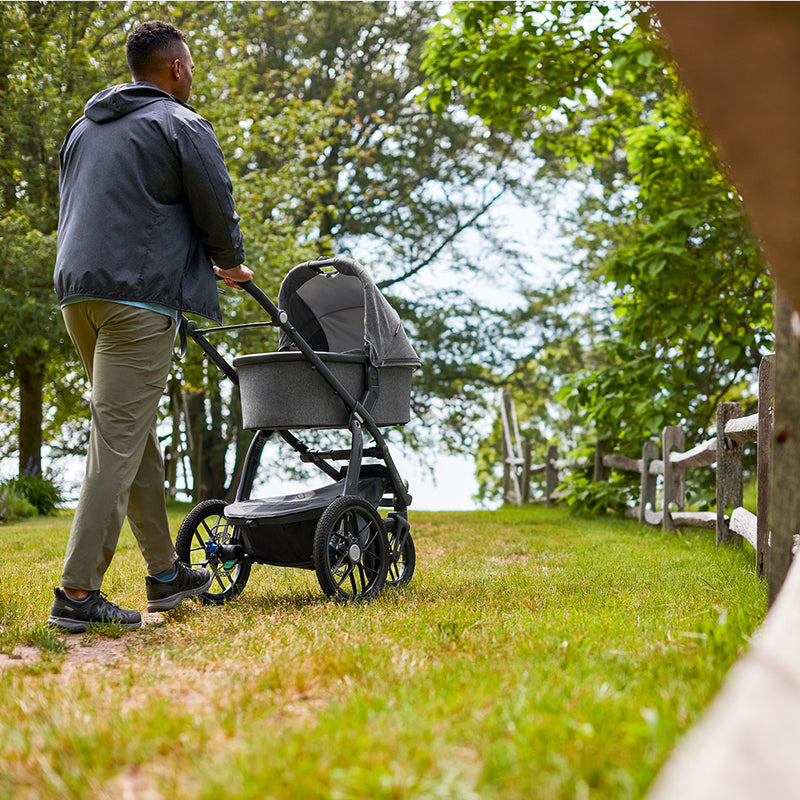 Uppababy Cruz Stroller with Bassinet for infants in Greyson