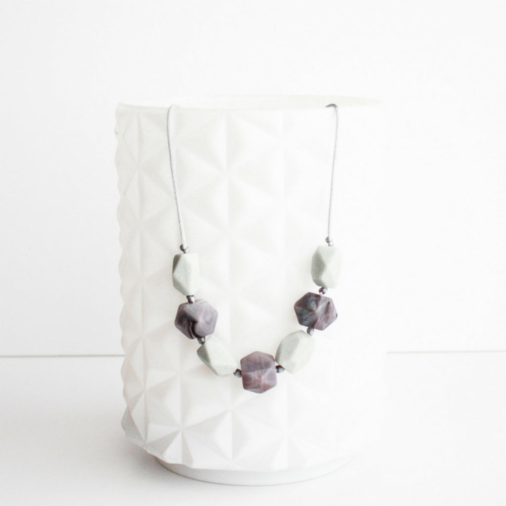 Little Teethers Women's Harper Teething Necklace Jewelry Accessory plum marble powder grey purple white