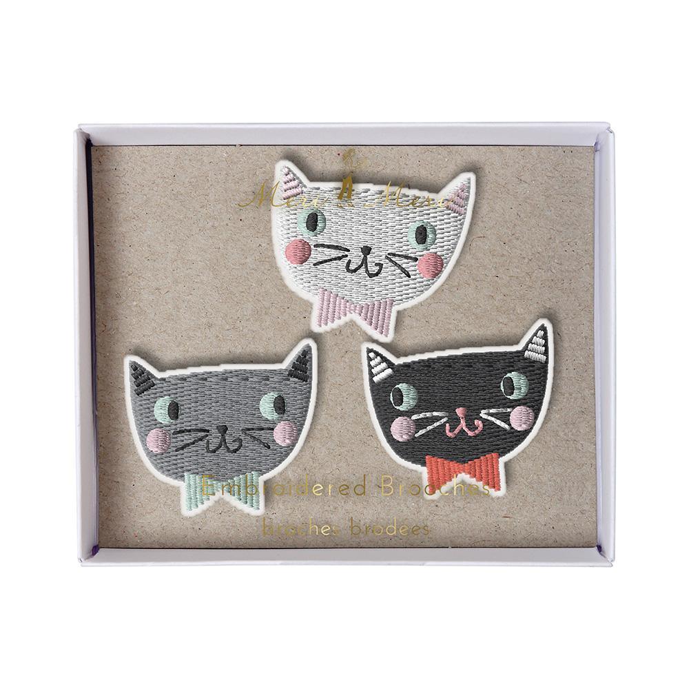 Meri Meri Natural Cotton Canvas & Felt Embroidered Brooch Set cats with bowties grey white black