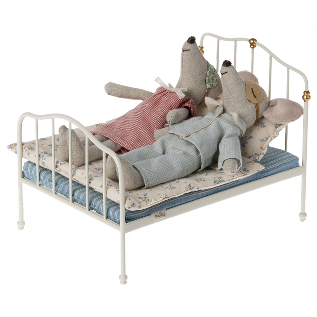 maileg doll house off white bed