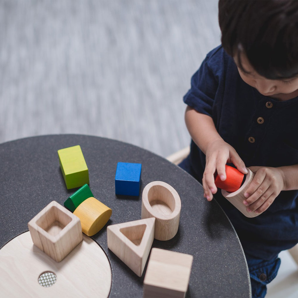 lifestyle_1, Plan Toys Children's Wooden Geo Matching Blocks Set multicolored natural beige