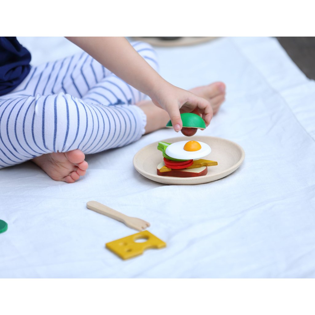 PlanToys play kitchen sets breakfast menu
