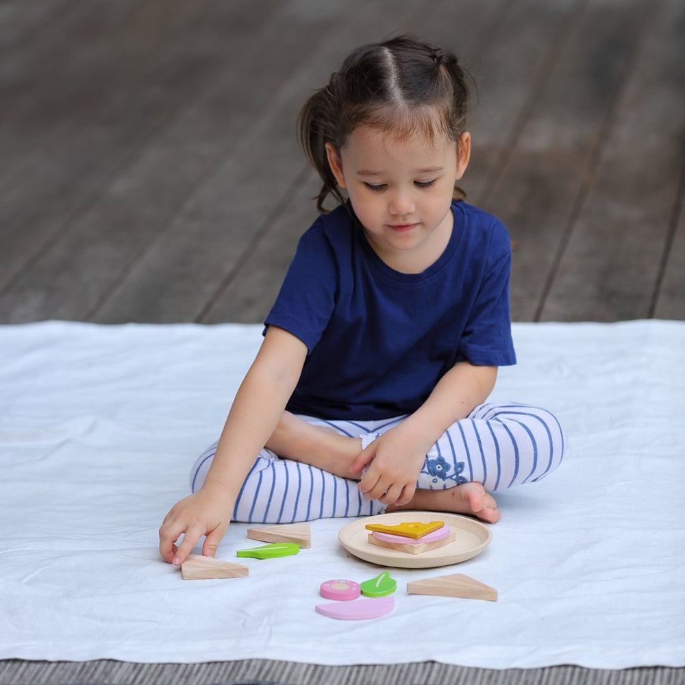 PlanToys wood play kitchen sandwich set