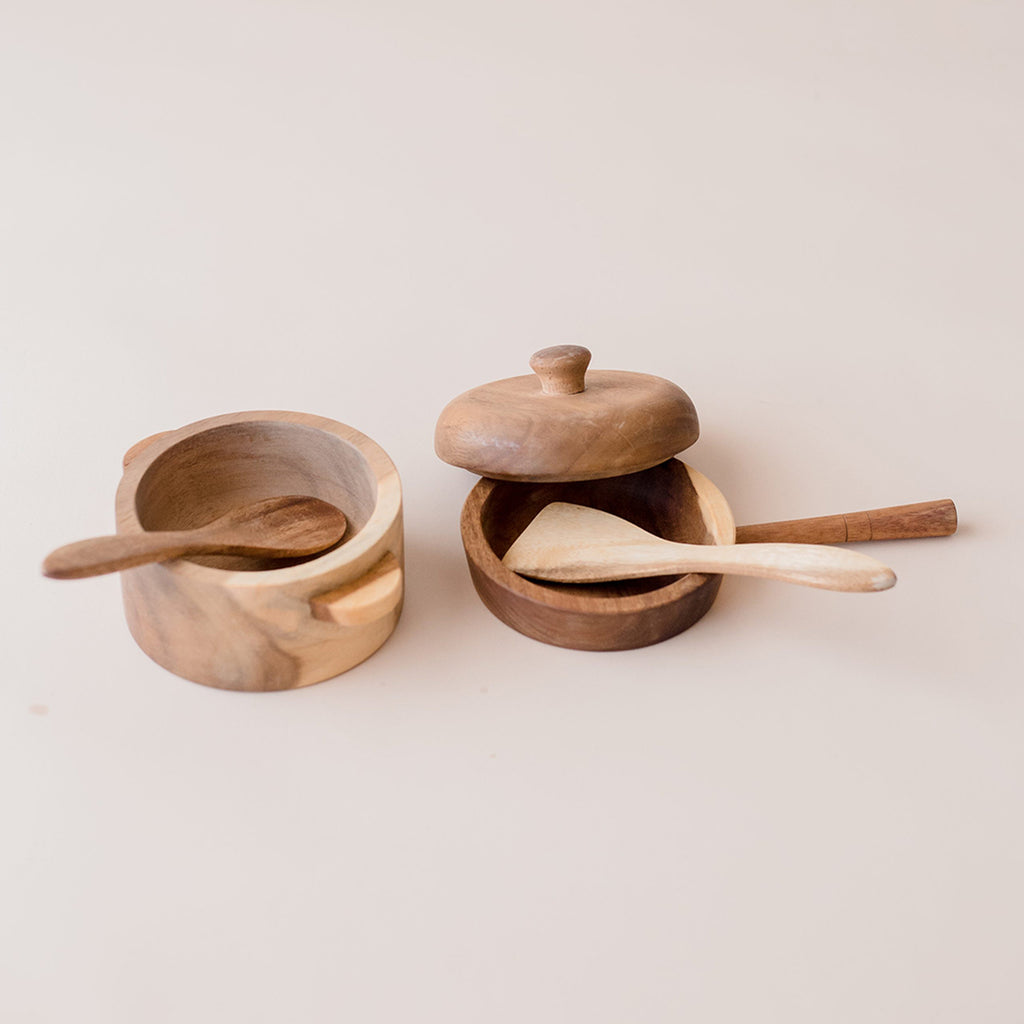 Qtoys play kitchen sets wooden pots/pans