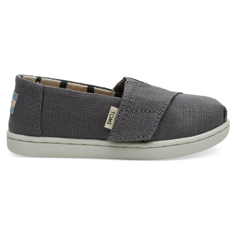 lifestyle_1, TOMS Shade Classic Canvas Tiny Kid&