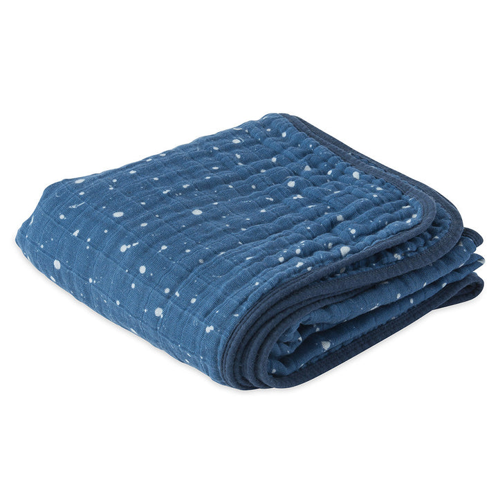 Little Unicorn Muslin Quilt in Star Sailing features bold patterns and plush layers for baby girl blankets.