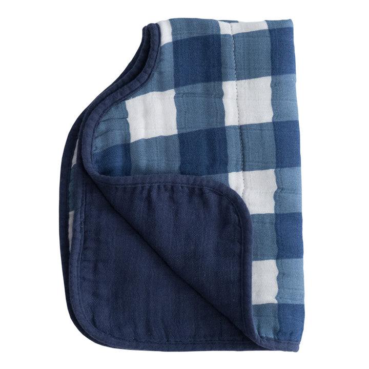 Floral charm meets function with the Little Unicorn Muslin Burp Cloth in Jack Plaid, great for baby burp cloths.