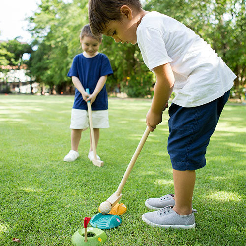 lifestyle_4, wooden golf set boys playing