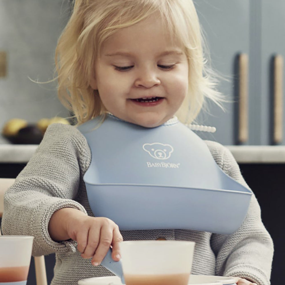 BabyBjorn Powder Blue Soft Bib, BPA-Free Infant Feeding Accessory perfect for daily mealtime use